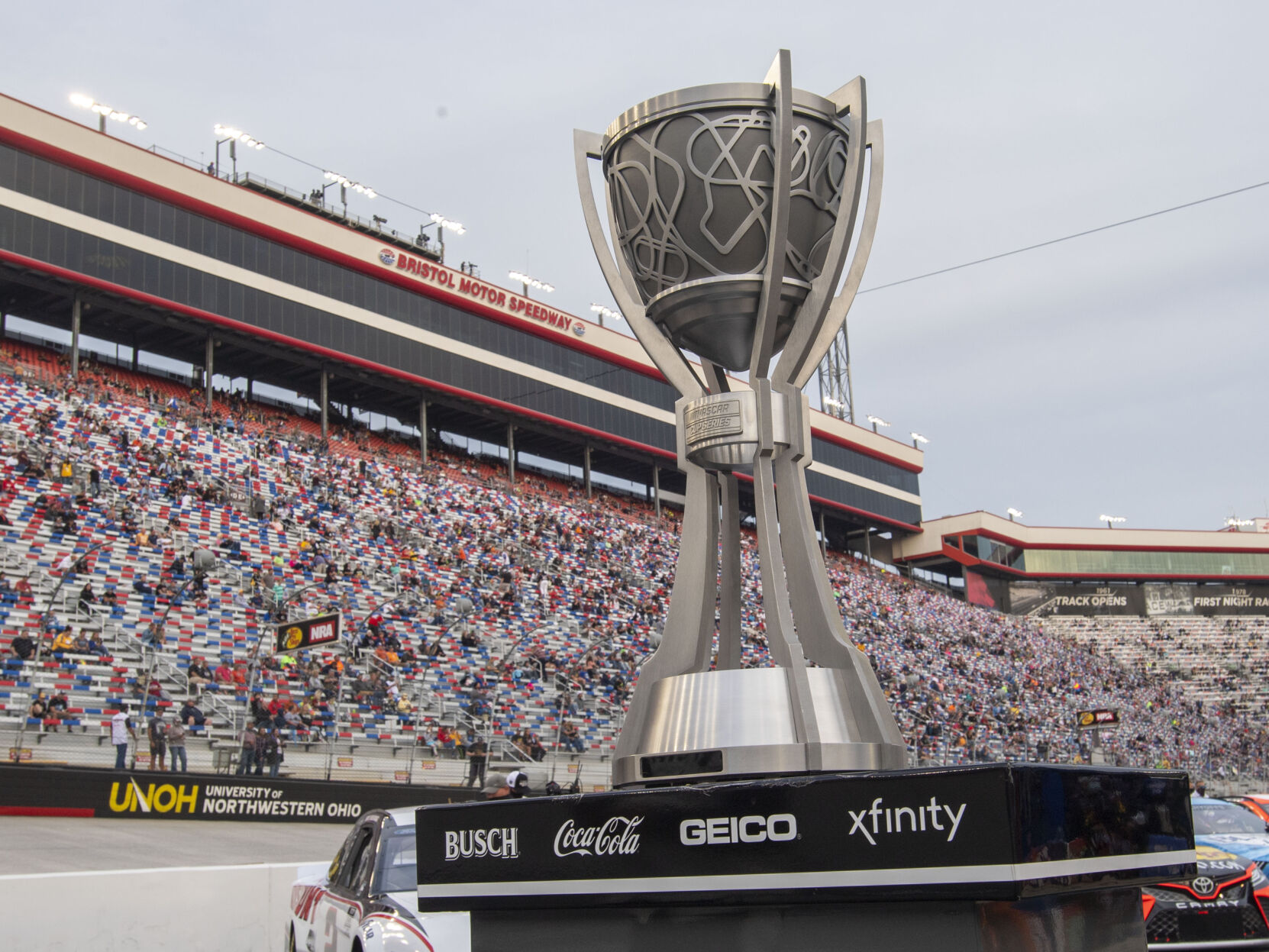 BMS Bass Pro Shops NRA Night Race
